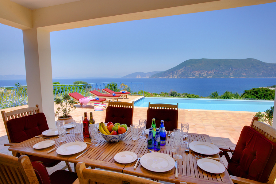 Dolicha Villa patio day