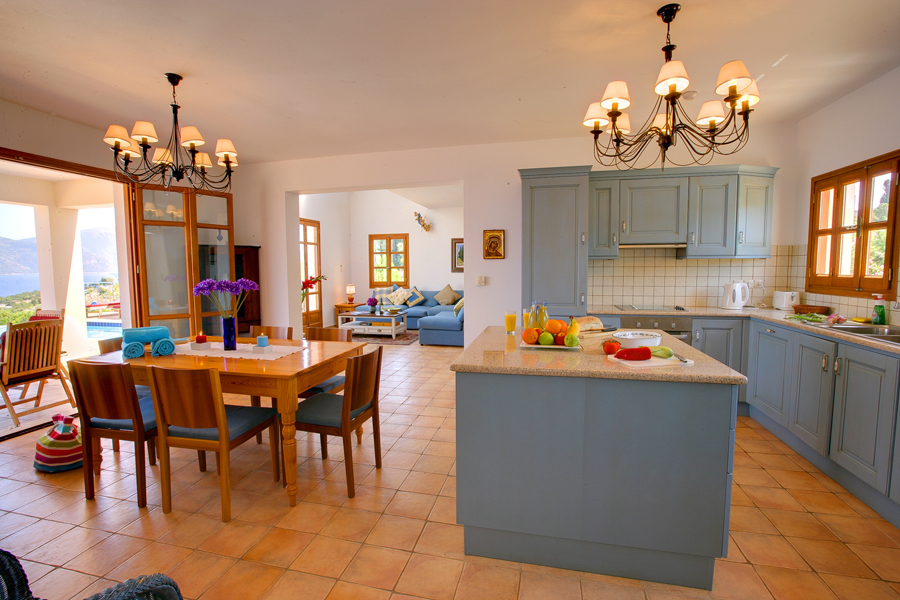 Dolicha dinning room + kitchen
